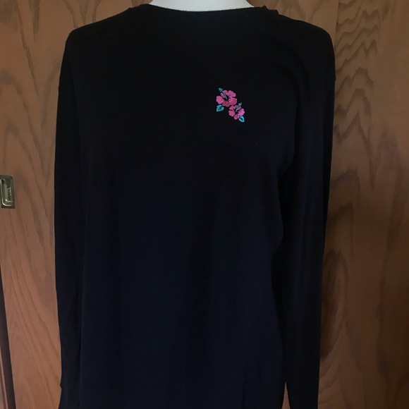 Black Long Sleeve - Picture 2 of 2